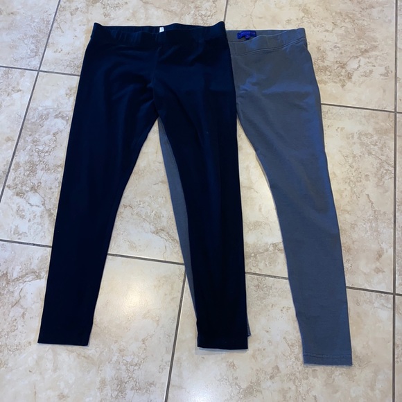Aeropostale Lot of 2 XL Leggings Black and Gray